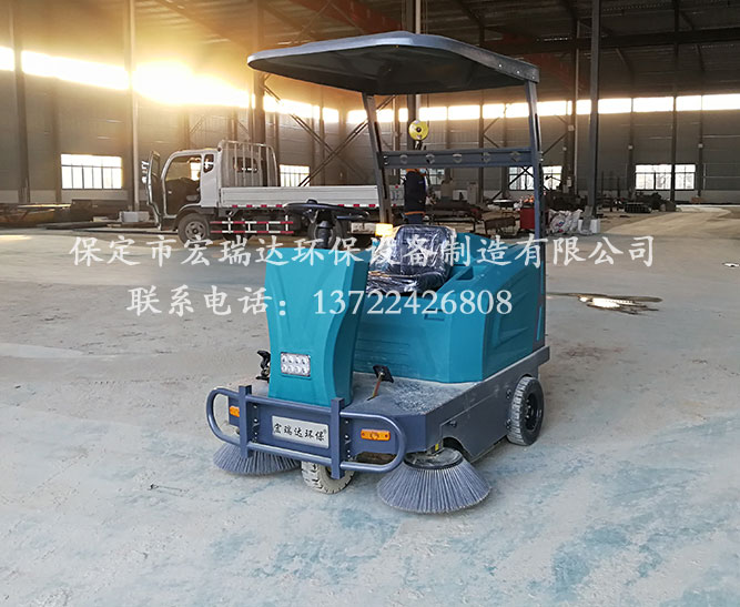 宏瑞達1550電動掃地車在河南許昌鑄造廠上崗