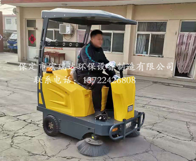 河南商丘鑄造廠使用保定宏瑞達1550電動掃地車案例