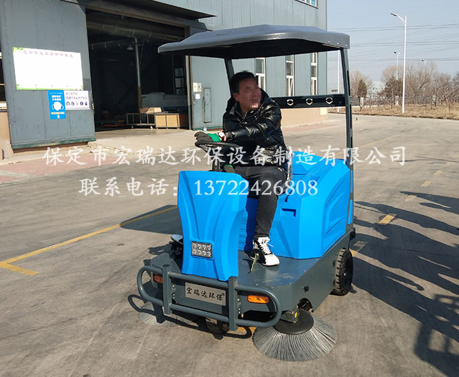 張家口沽源縣木材廠使用保定宏瑞達電動掃地車案例