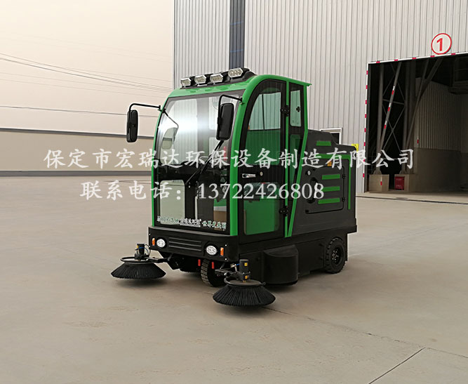保定宏瑞達電動掃地車在河南水泥制造廠上崗