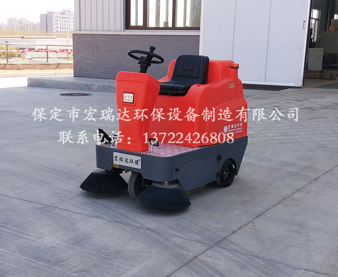保定宏瑞達駕駛式掃地車在陜西榆林電子廠上崗 保定宏瑞達駕駛式掃地車在陜西榆林電子廠上崗