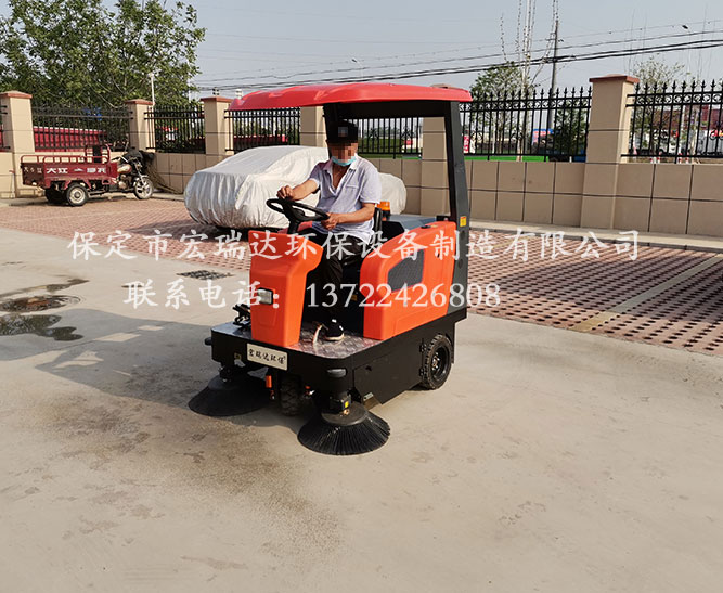 山東聊城殯儀館使用保定宏瑞達電動掃地車案例 山東聊城殯儀館使用保定宏瑞達電動掃地車案例