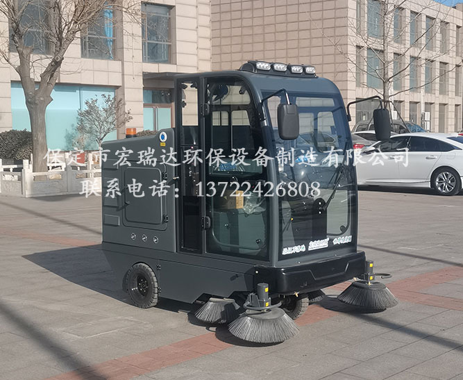 唐山文旅奧宇光輝搏擊俱樂部使用保定宏瑞達駕駛式掃地車案例